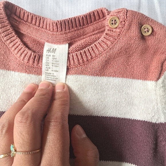 H&M Set of Pullover Sweaters -- 9-12 Months - Picture 4 of 6